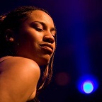Alicia Keys Imitator